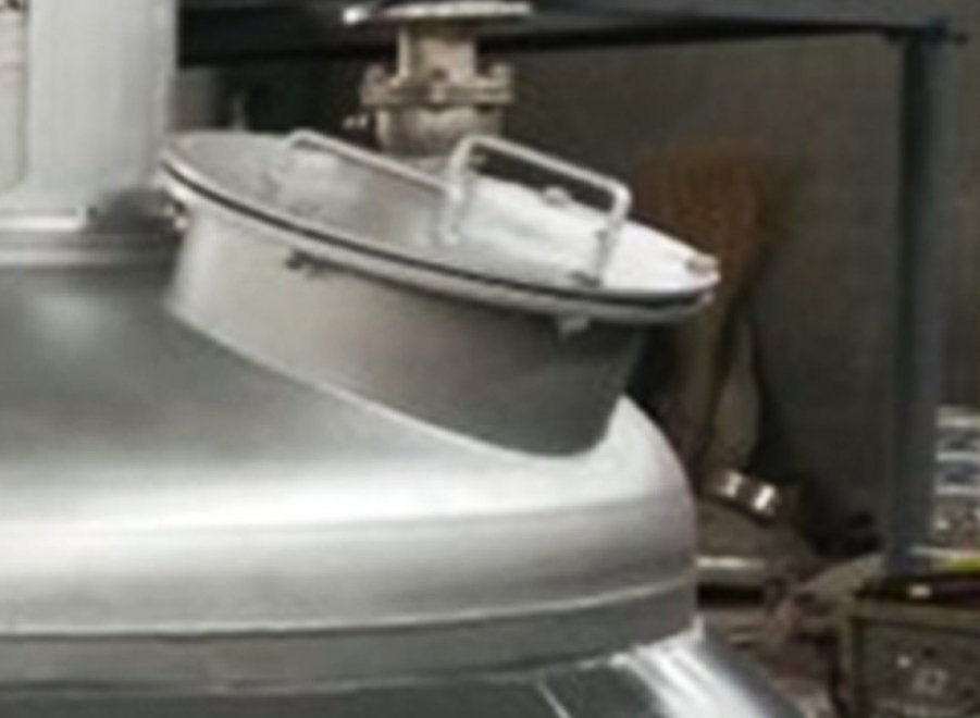 Manhole on the top head